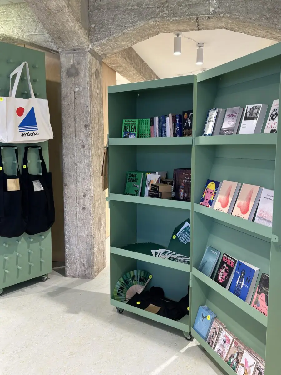 Otwórz zdjęcie 4 z 6 w pełnym rozmiarze