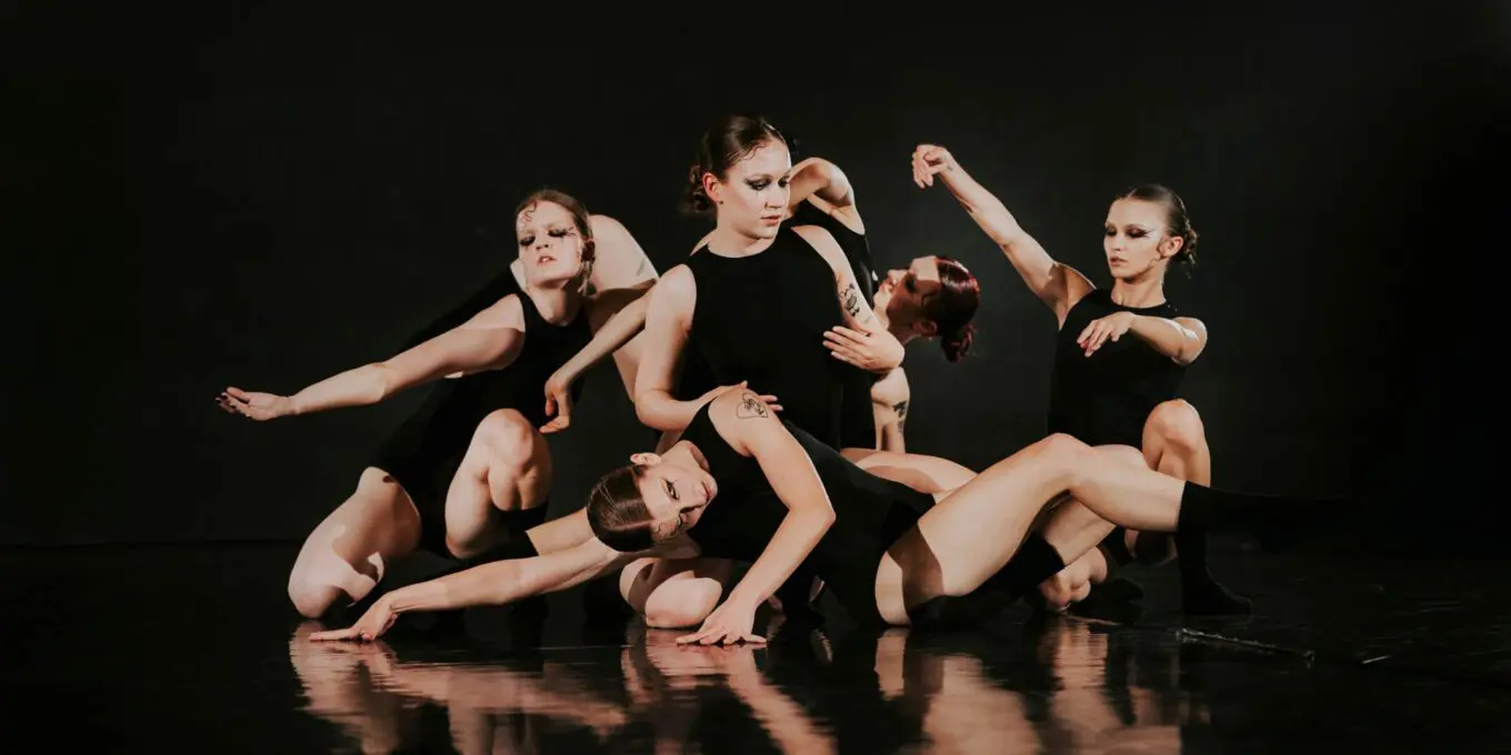 ADEPCI OLSZTYŃSKIEGO TEATRU TAŃCA — Wieczór Dyplomowy