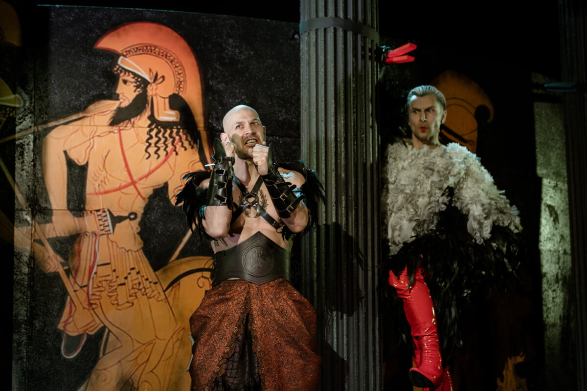 Otwórz zdjęcie 2 z 16 w pełnym rozmiarze